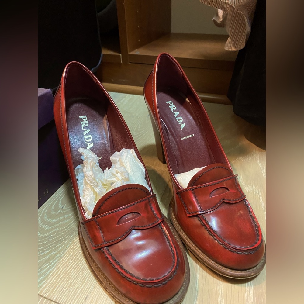 Prada Spazzoloti Ceri Fume Burgundy Loafers Pumps 7